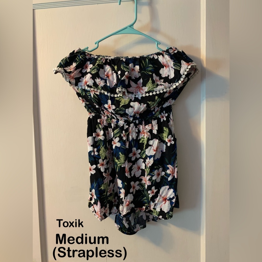 Toxic strapless romper
